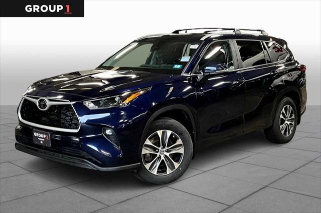 used 2023 Toyota Highlander car, priced at $39,981