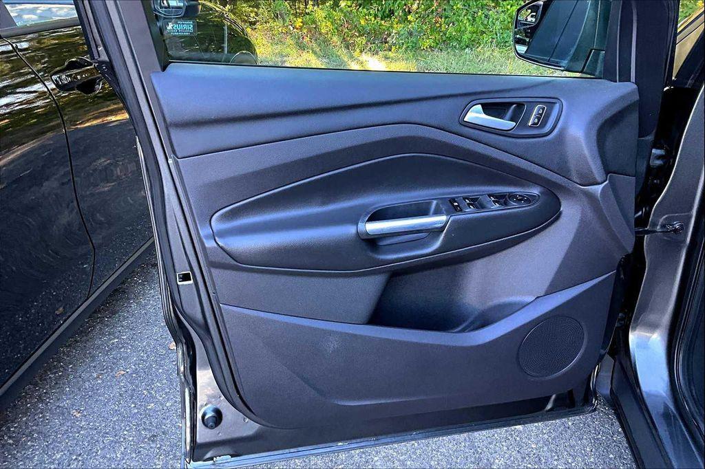 used 2015 Ford Escape car, priced at $7,991