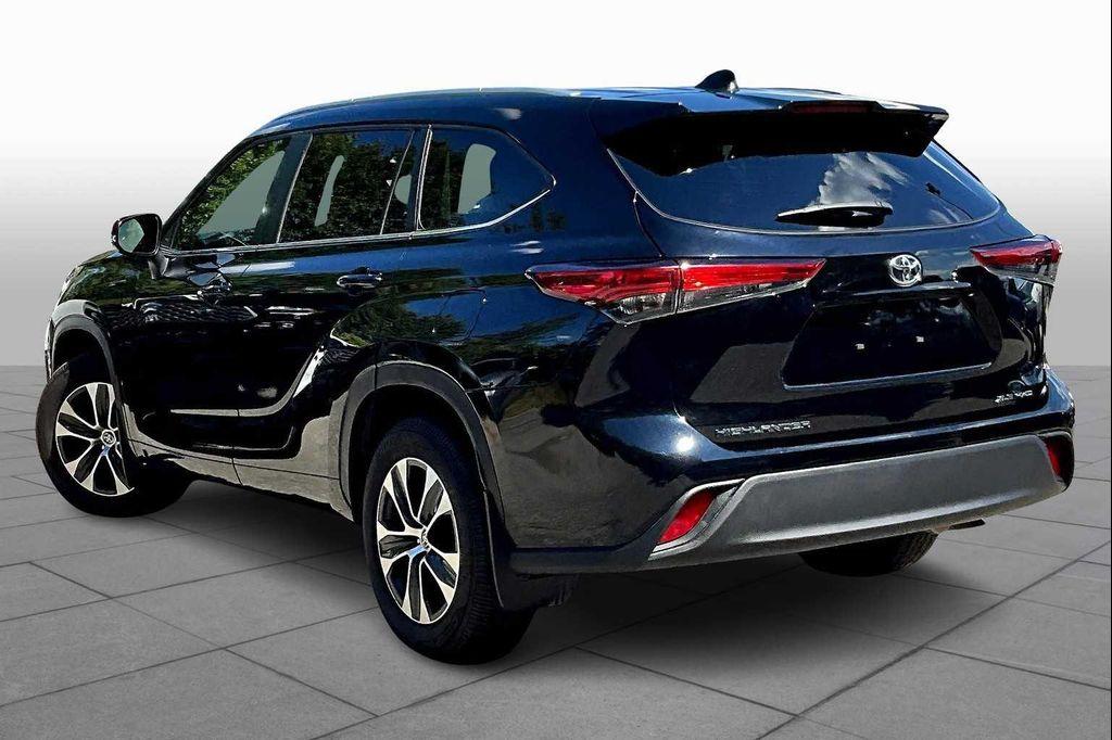 used 2023 Toyota Highlander car, priced at $35,492