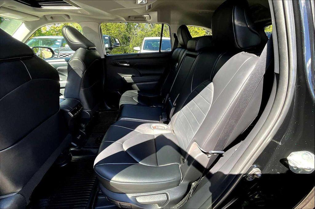 used 2023 Toyota Highlander car, priced at $35,492