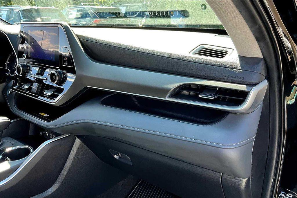 used 2023 Toyota Highlander car, priced at $35,492