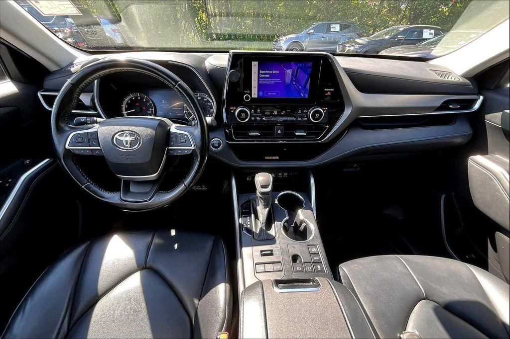 used 2023 Toyota Highlander car, priced at $35,492