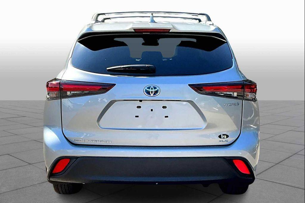used 2024 Toyota Highlander Hybrid car, priced at $45,492