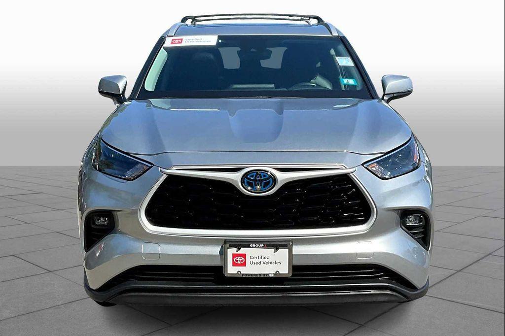 used 2024 Toyota Highlander Hybrid car, priced at $45,492