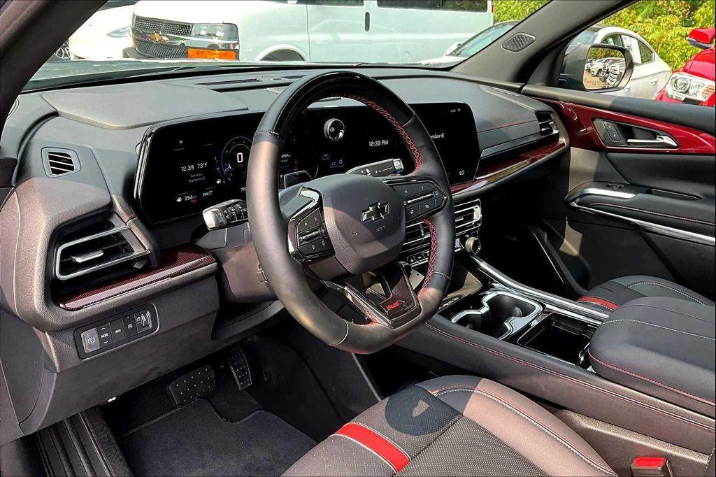 used 2025 Chevrolet Traverse car, priced at $55,892