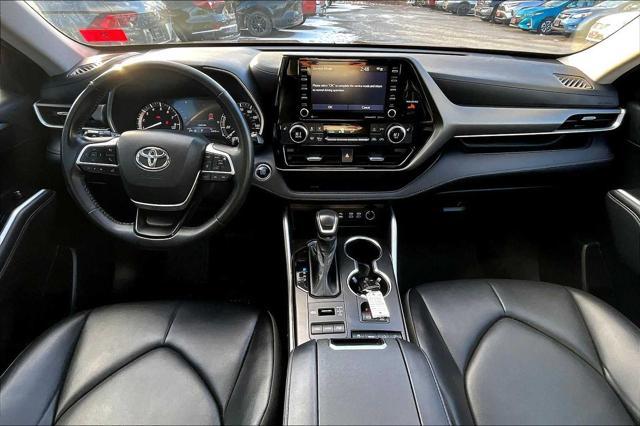 used 2022 Toyota Highlander car, priced at $36,491