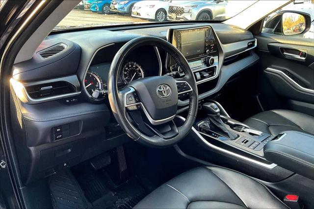 used 2022 Toyota Highlander car, priced at $36,491