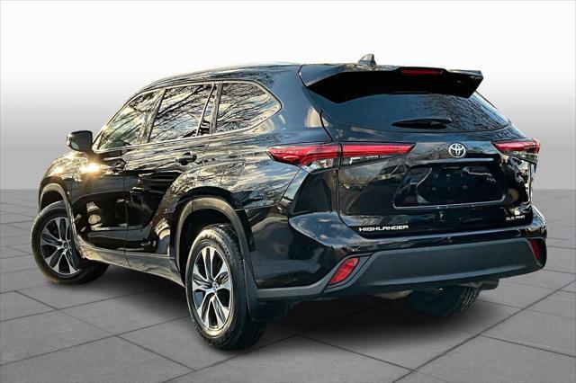 used 2022 Toyota Highlander car, priced at $36,491