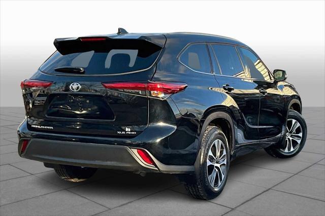 used 2022 Toyota Highlander car, priced at $36,491