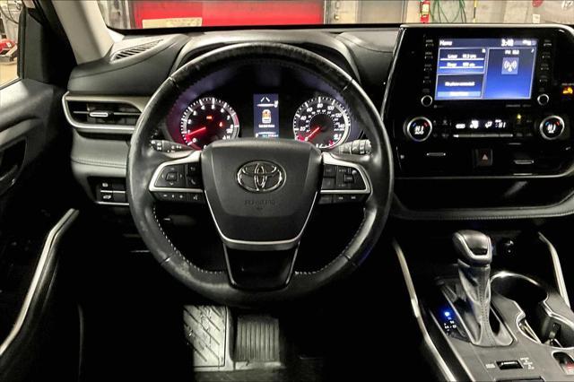 used 2022 Toyota Highlander car, priced at $32,491