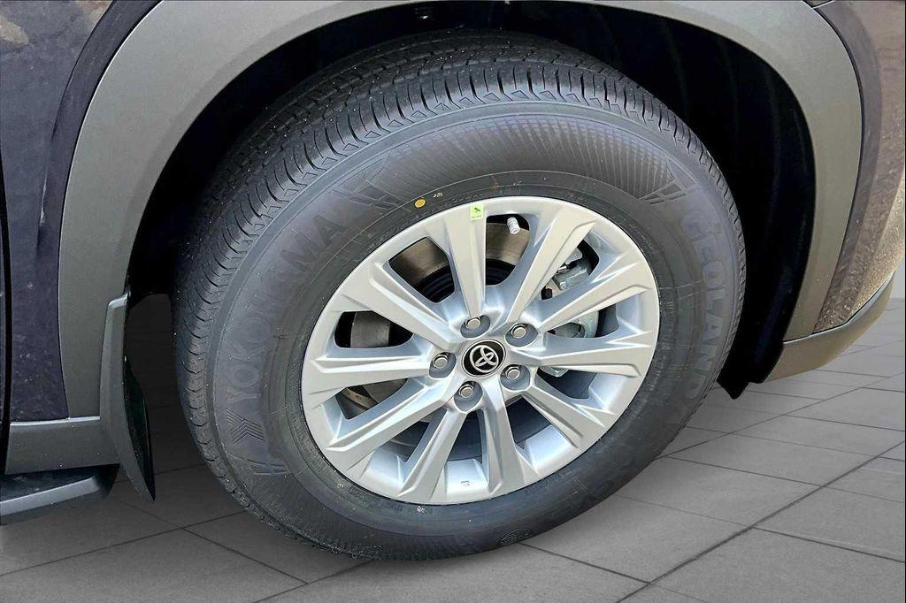 new 2025 Toyota Grand Highlander car, priced at $49,997