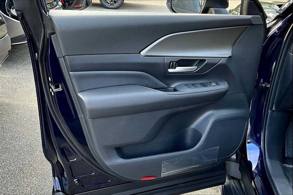 new 2025 Toyota Grand Highlander car, priced at $49,997