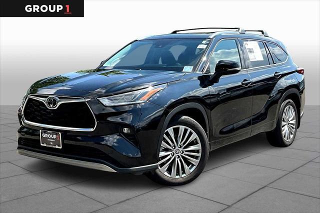used 2022 Toyota Highlander car, priced at $42,981