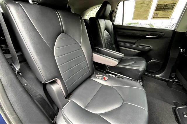 used 2021 Toyota Highlander car, priced at $34,892