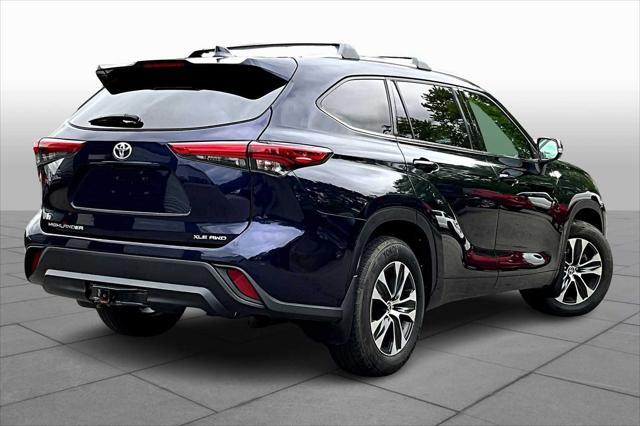 used 2021 Toyota Highlander car, priced at $34,892