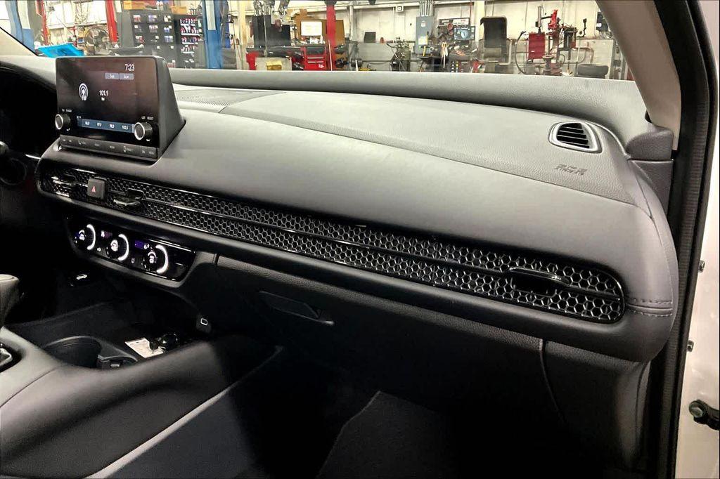 used 2025 Honda HR-V car, priced at $27,981