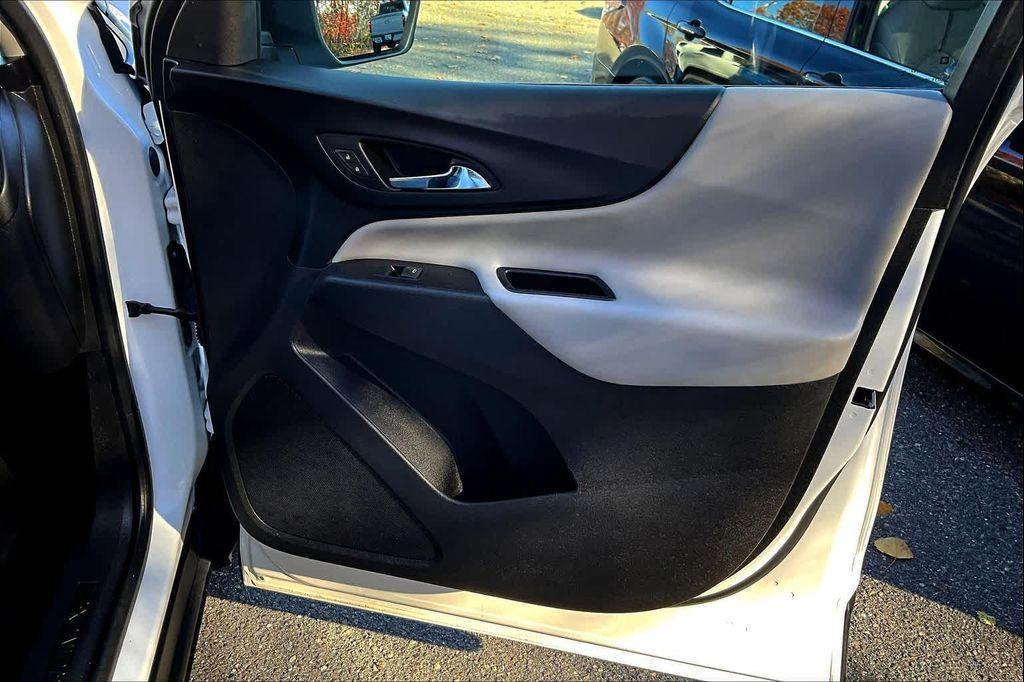 used 2018 Chevrolet Equinox car, priced at $10,892