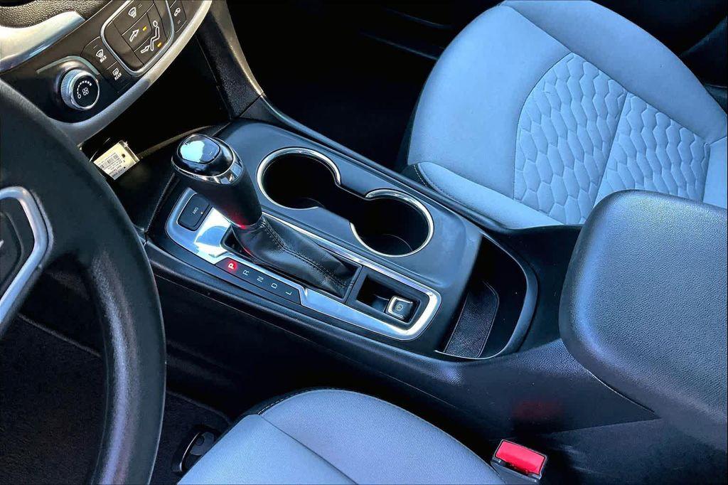 used 2018 Chevrolet Equinox car, priced at $10,892