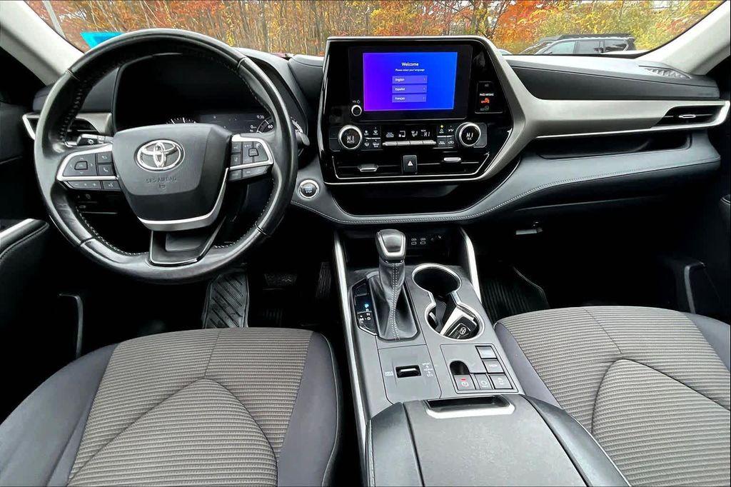 used 2023 Toyota Highlander car, priced at $30,892
