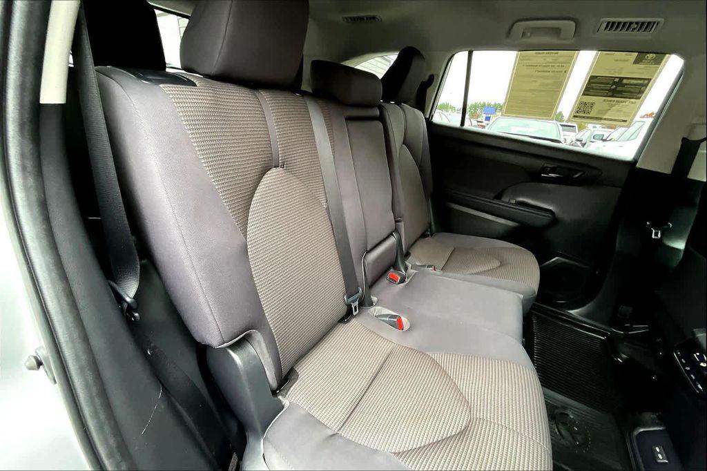 used 2023 Toyota Highlander car, priced at $30,892