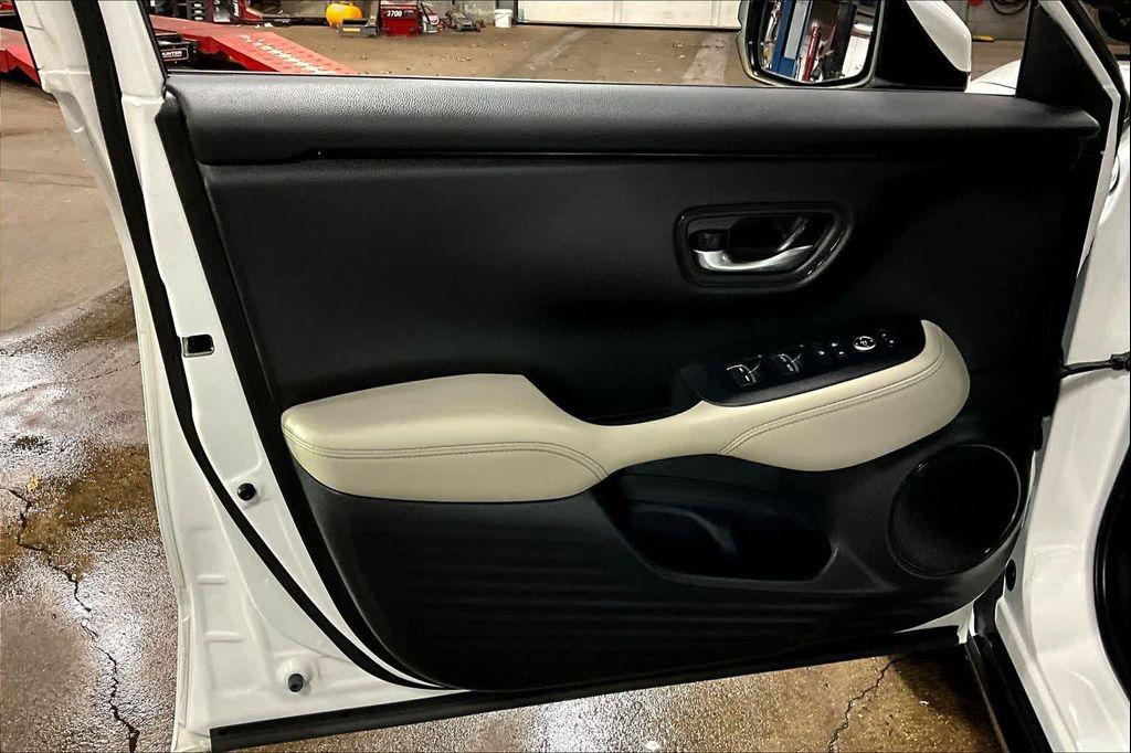 used 2025 Honda HR-V car, priced at $30,882