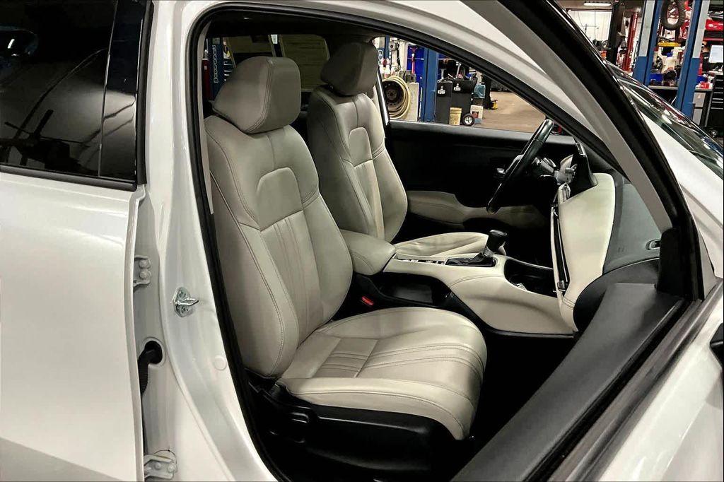 used 2025 Honda HR-V car, priced at $30,882