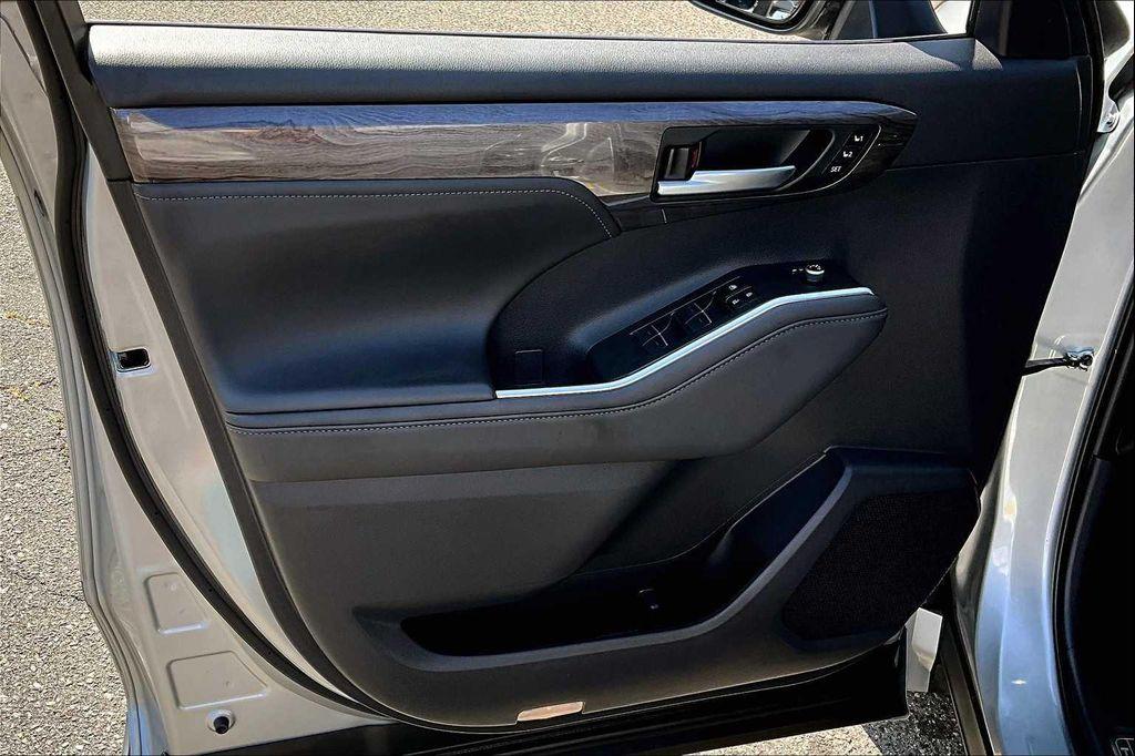 used 2024 Toyota Highlander Hybrid car, priced at $54,792