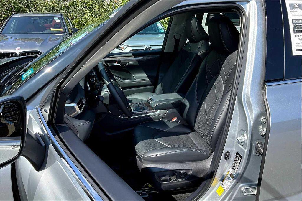 used 2024 Toyota Highlander Hybrid car, priced at $54,792
