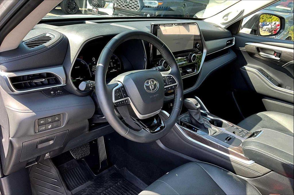 used 2024 Toyota Highlander Hybrid car, priced at $54,792