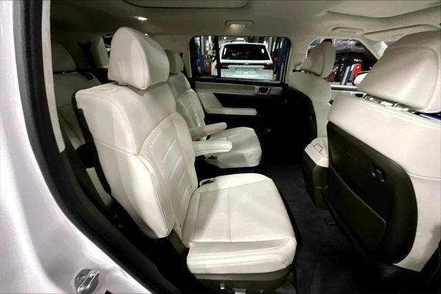used 2024 Hyundai SANTA FE HEV car, priced at $41,682