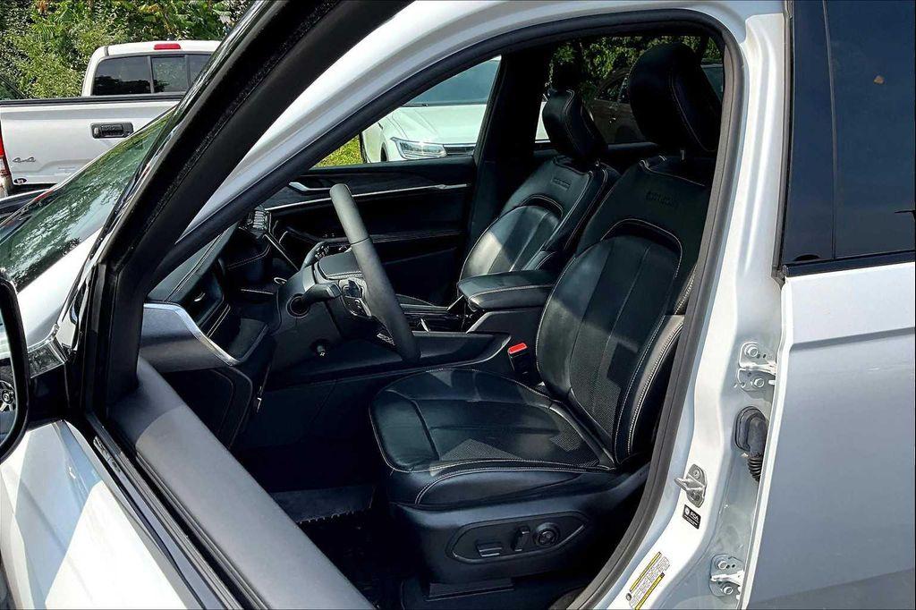 used 2023 Jeep Grand Cherokee car, priced at $34,791
