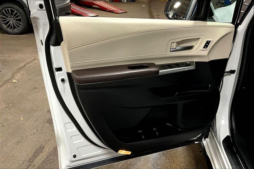 used 2024 Toyota Sienna car, priced at $53,981