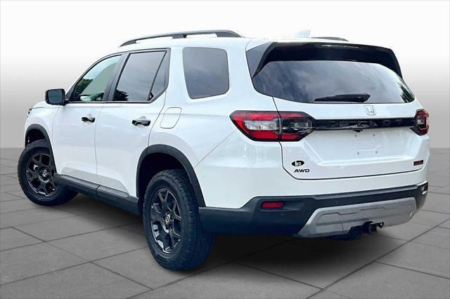 used 2025 Honda Pilot car, priced at $47,291