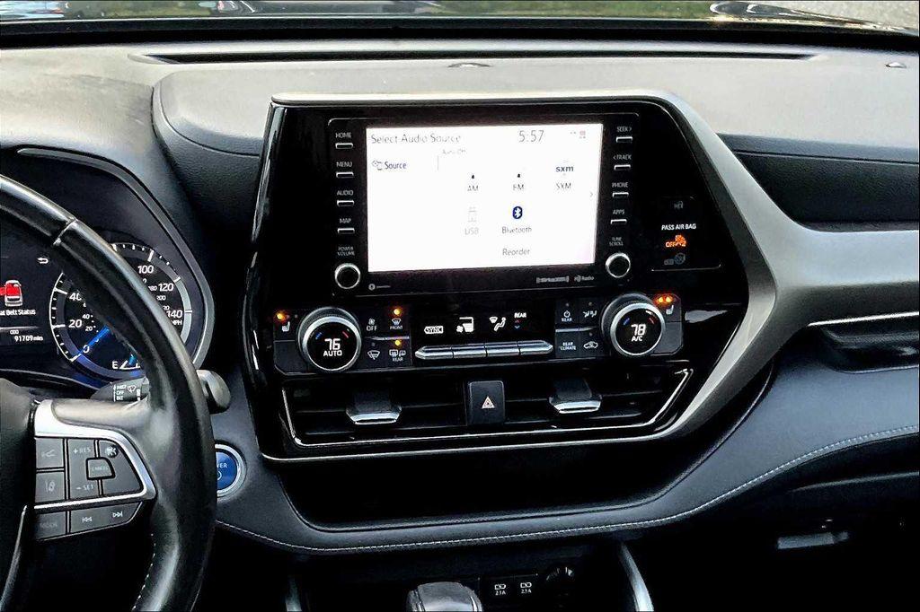 used 2020 Toyota Highlander Hybrid car, priced at $30,792