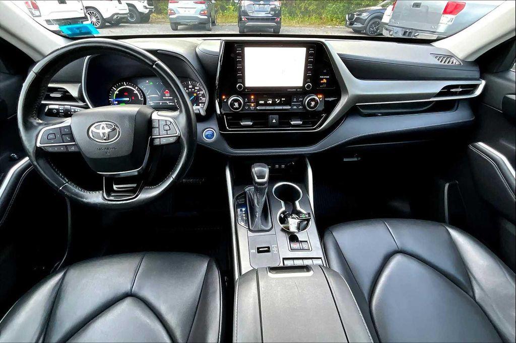 used 2020 Toyota Highlander Hybrid car, priced at $30,792