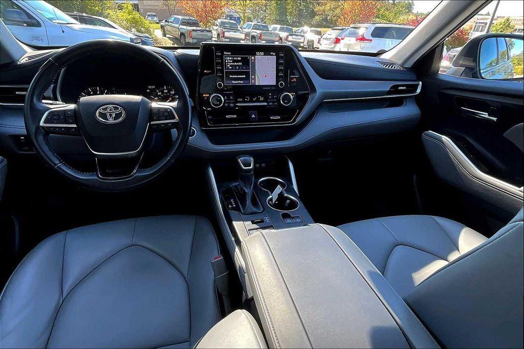 used 2020 Toyota Highlander car, priced at $29,491