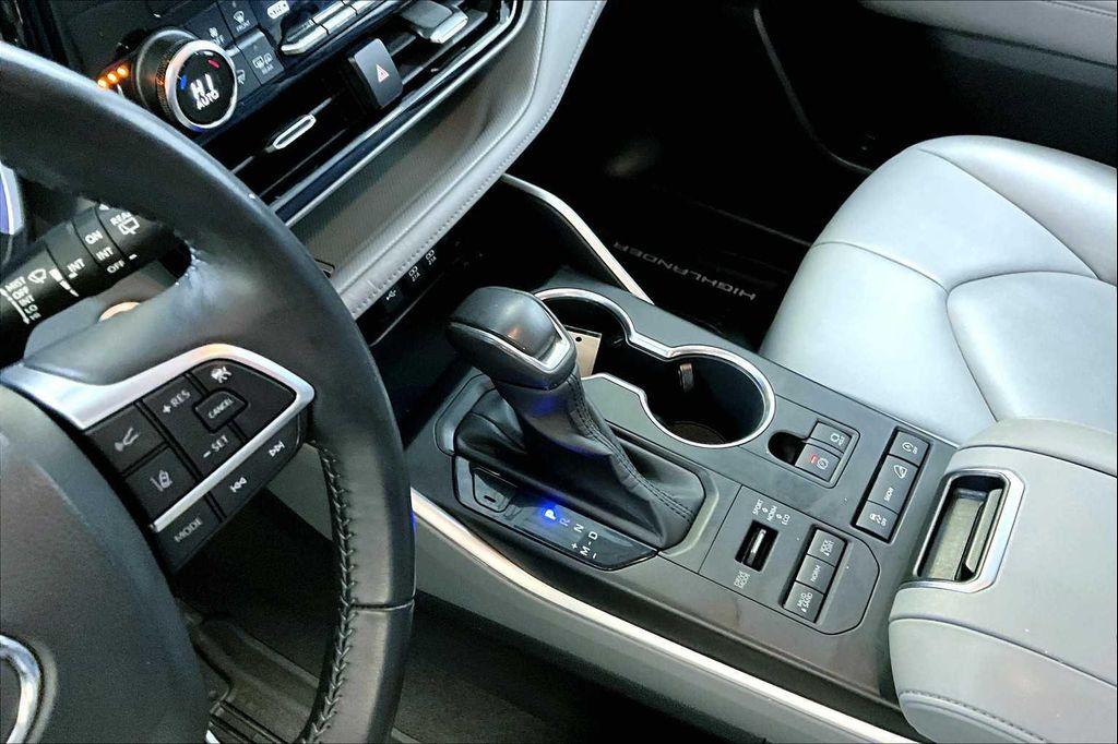used 2020 Toyota Highlander car, priced at $29,491