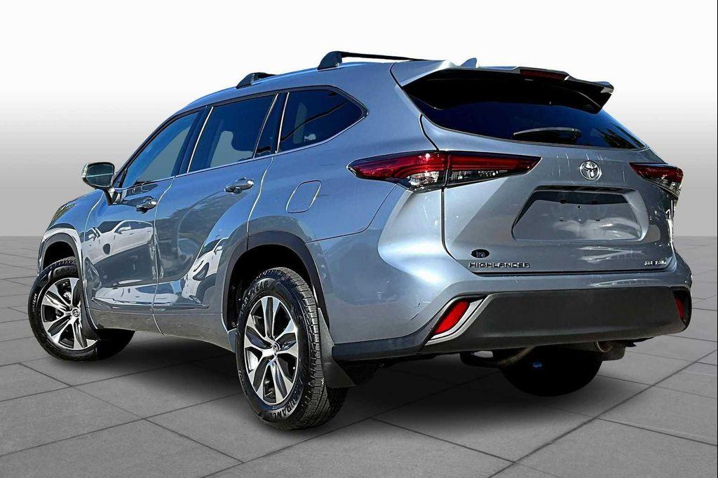 used 2020 Toyota Highlander car, priced at $29,491