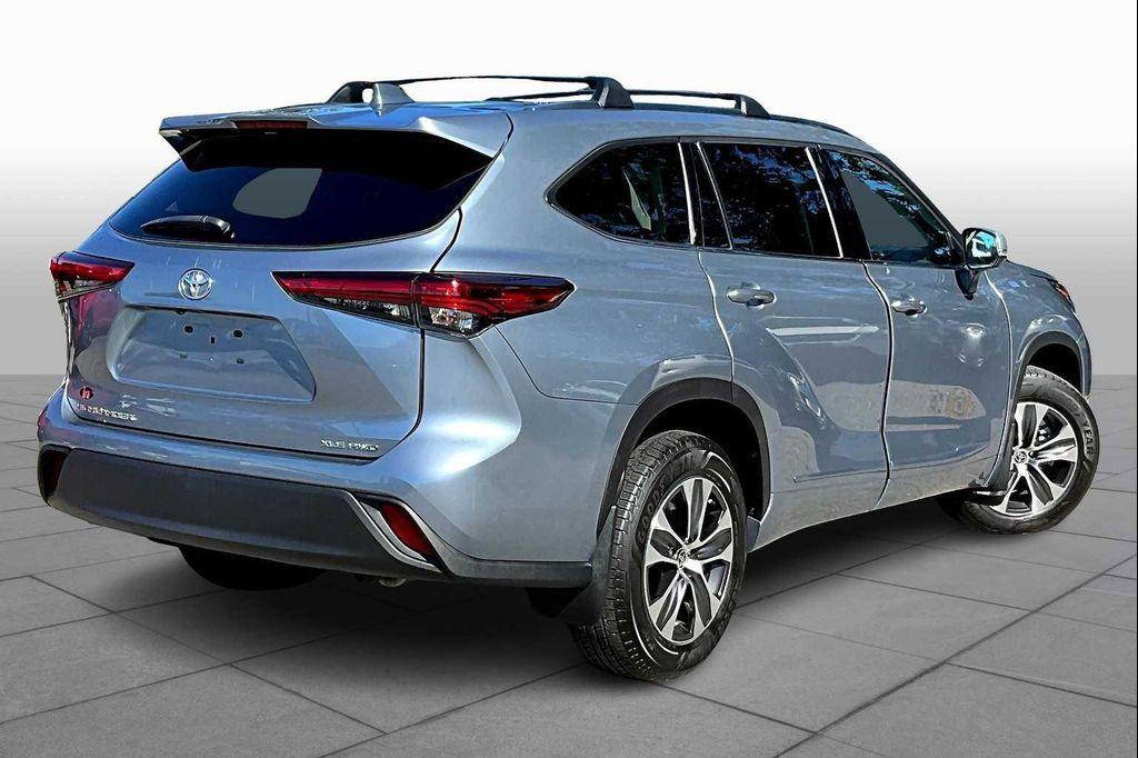 used 2020 Toyota Highlander car, priced at $29,491