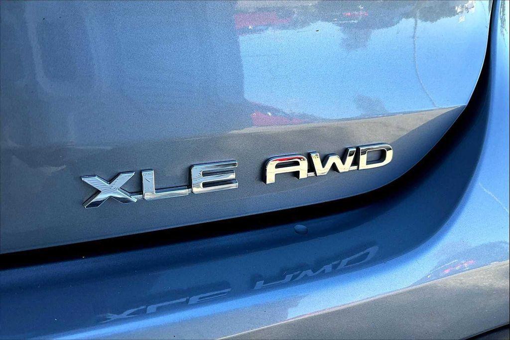 used 2020 Toyota Highlander car, priced at $29,491