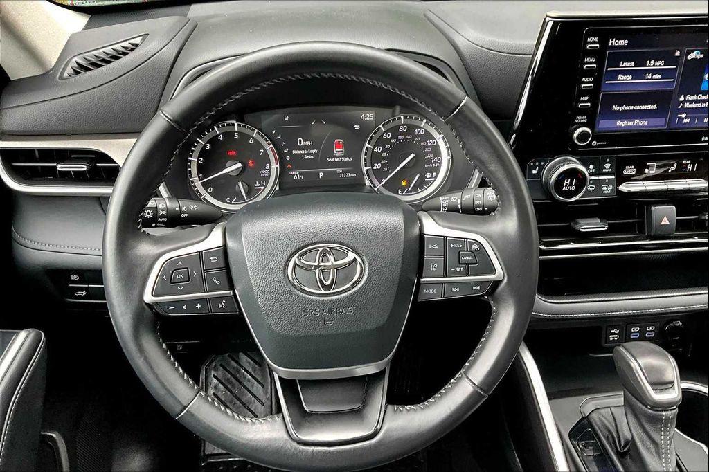 used 2022 Toyota Highlander car, priced at $38,491
