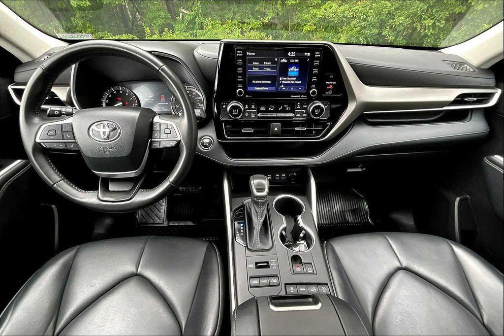 used 2022 Toyota Highlander car, priced at $38,491