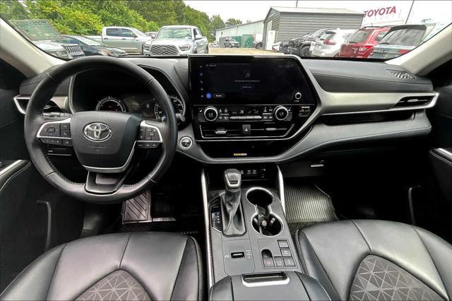 used 2024 Toyota Highlander Hybrid car, priced at $50,981