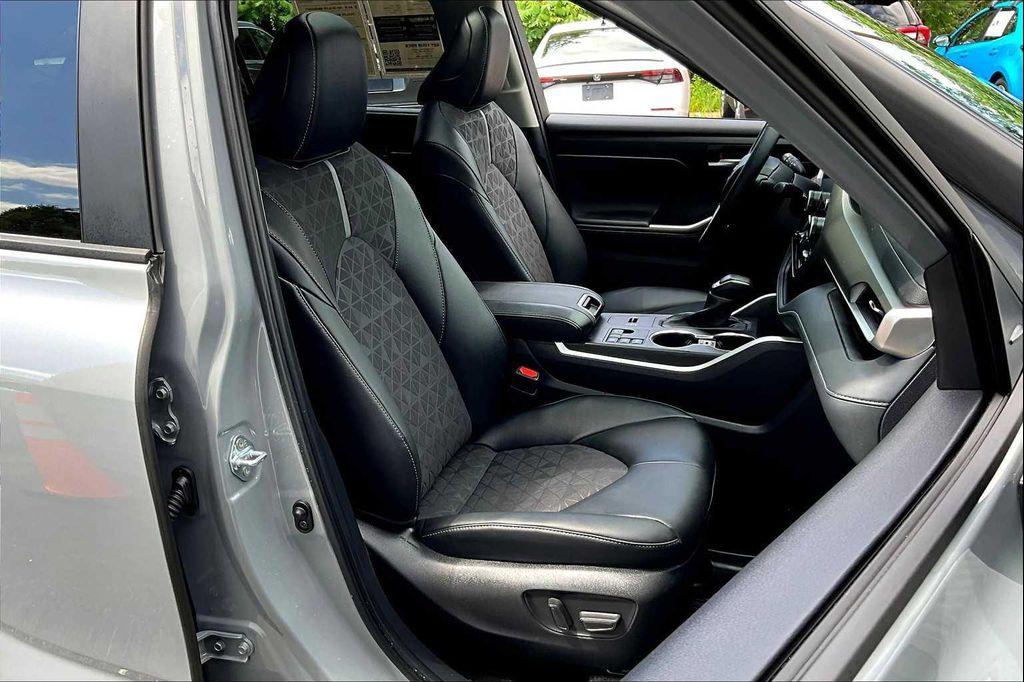 used 2024 Toyota Highlander Hybrid car, priced at $49,981