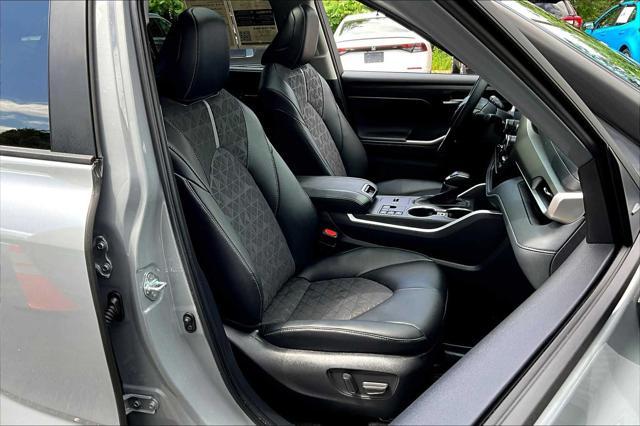 used 2024 Toyota Highlander Hybrid car, priced at $50,981