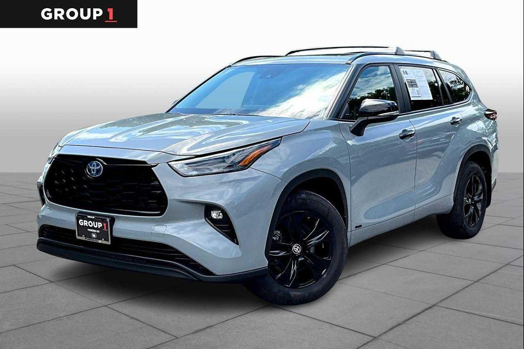 used 2024 Toyota Highlander Hybrid car, priced at $49,981