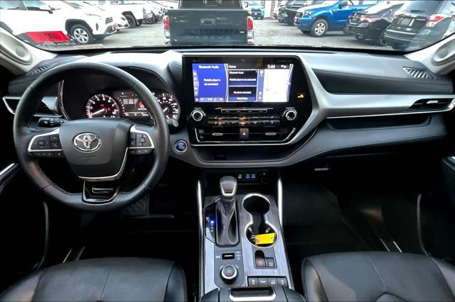 used 2022 Toyota Highlander car, priced at $43,491