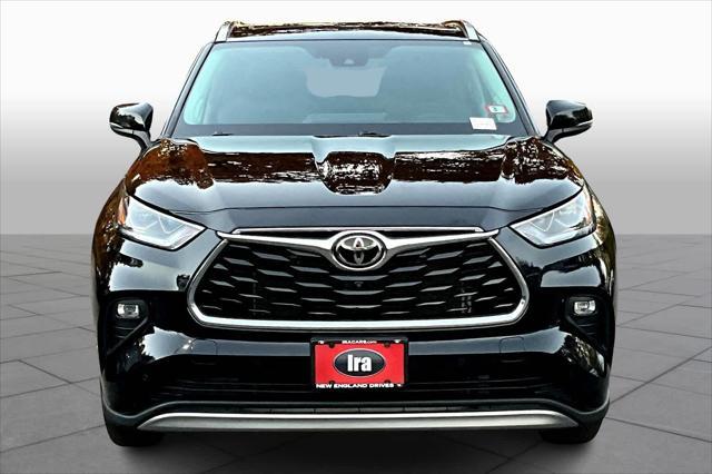 used 2022 Toyota Highlander car, priced at $43,491