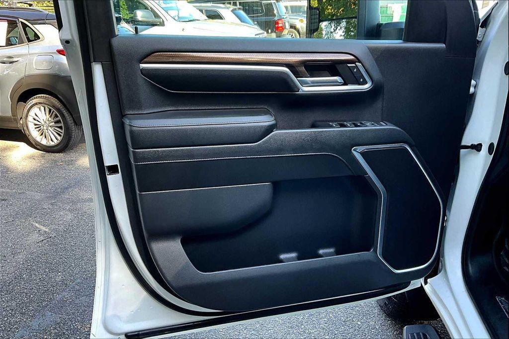 used 2024 Chevrolet Silverado 3500 car, priced at $59,992