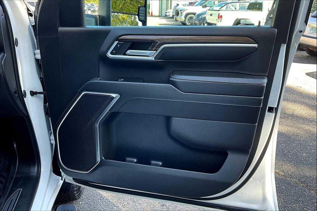 used 2024 Chevrolet Silverado 3500 car, priced at $59,992